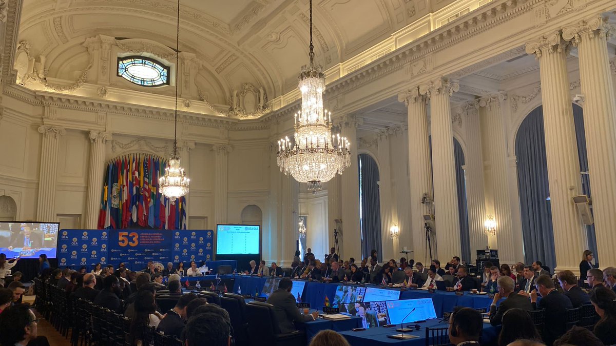 ICRC_dc's tweet image. ICRC's Regional Director for the Americas @SophieOrrICRC is in #WashingtonDC to discuss with @OAS_official member states humanitarian issues caused by armed conflict &amp;amp; violence. #OASassembly #IHL