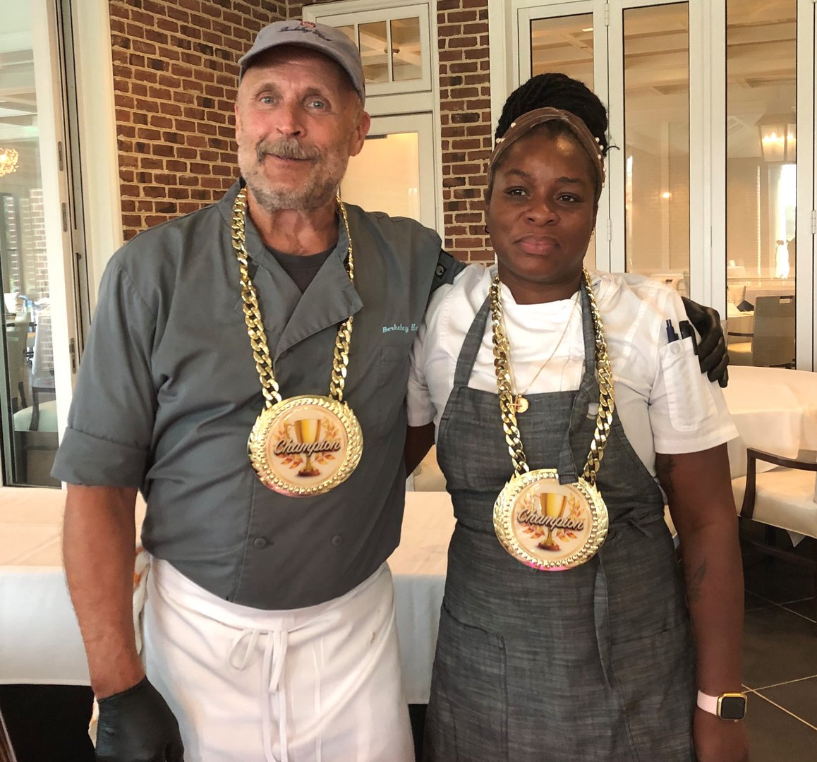 BerkeleyHall_SC's tweet image. Winning Chefs Fred &amp;amp; Tia turned up the heat at BHC’s Chef vs Chef competition! Incredible Beef Negimaki, Mini Tuna Poke, and Beet &amp;amp; Radicchio Mocktails earned their Winners status! #gourmet #chef #BerkeleyExperience