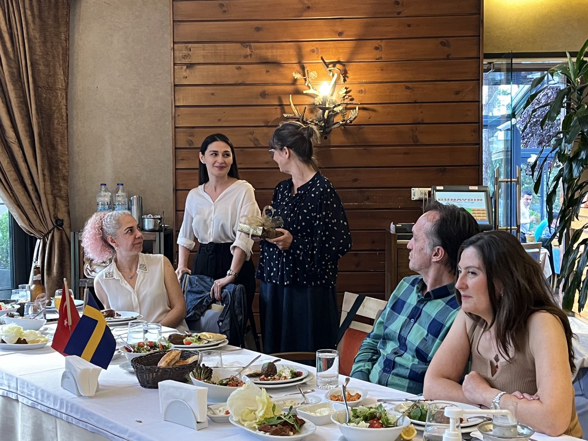 Koordinasyon Grubu toplantımızı Denge ve Denetleme Ağı ofisimizde gerçekleştirdik. Seçim sonuçlarını ve ağımızın önümüzdeki dönemdeki yol haritasını değerlendirdiğimiz toplantımızda, 2023 yılı Genel Kurul hazırlıklarımızı ele aldık.
Birlikte çalıştığımız dönemi geride