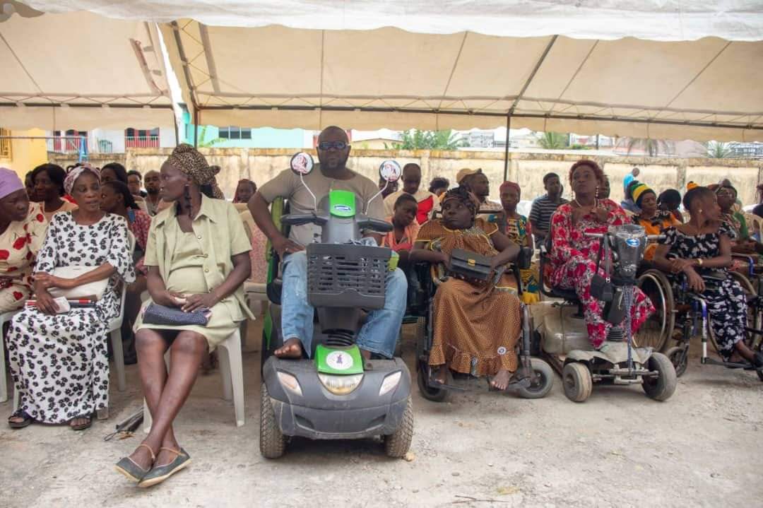 #ACDans le cadre de la mise en œuvre du programme solidarité national,<a href="/DrObiang/">Dr Guy Patrick Obiang Ndong</a>  a procédé ce  au lancement officiel de la campagne de distribution du matériel électroménager aux femmes en situation de handicap.
La suite ⤵️⤵️
sante.gouv.ga/9-actualites/1…