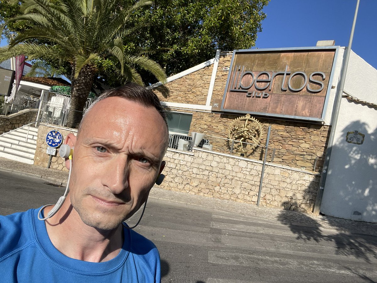 A very hot and very hilly Thursday morning 5 miler to Albufeira and back. 
I once knocked out a cracking Wonderwall in #LibertosClub #Albufeira! 😆 
#BerlinMarathon #TeamNSPCC