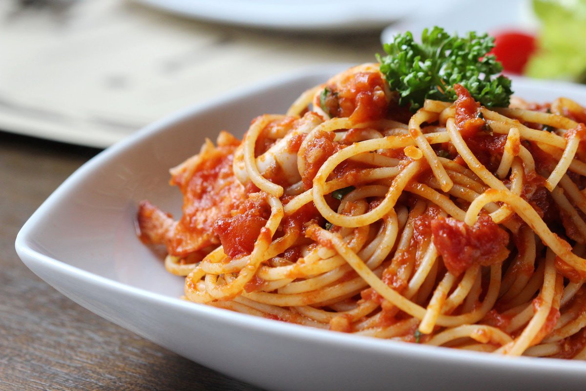 restaurantamtwt's tweet photo. Buonasera! your friends @arabellasgirl_ (and annie) ordered spaghetti and 2 apple juices to share you @siastrack12 &amp; stewie with the message “annie and stewie play date!!!” Matt has taken the order and is preparing your meal, enjoy :) 🍝 https://t.co/xMVcxPmgXP
