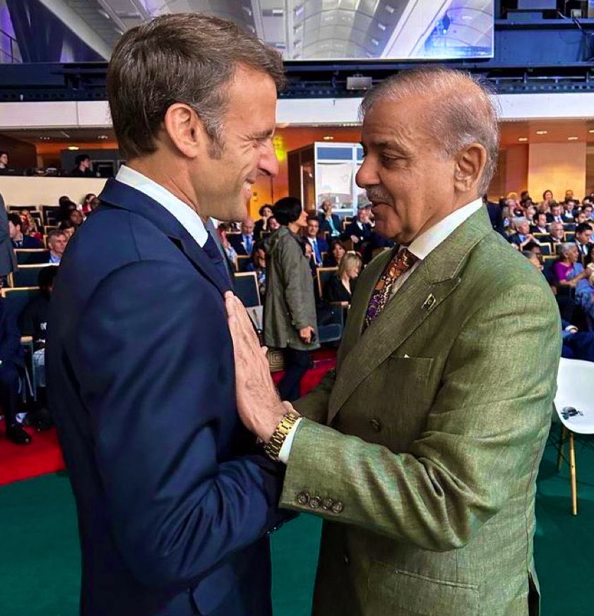 خفیہ معاہدہ ٹی ایل پی نے کیا ہے تحریک لبیک یا رسول اللہ  نے نہیں 
لہزا گستاخ رسول میکرون سے ملکر شہباز شریف نے امت مسلمہ کو ہی نہیں بلکہ رسولِ اکرم صلی اللہ علیہ وآلہ وسلم کو تکلیف پہنچائی ہے ہم اس کی پرزور مزمت کے ساتھ شہباز شریف سے مستعفی ہونے کا مطالبہ کرتے ہیں