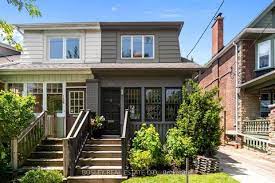 urbaneer's tweet image. #TorontoRealEstate Then&amp;amp;Now - 3bed semi in #DanforthVillage - Sold $248k 1999 - Sold $255k 2000 - Sold $382k 2005 - sold $486k 2010 - Sold $873k 2016 - Now offered for $1,198mil with set offer date - #Toronto #Ontario #Canada - #TOre #CanadianRealEstate #CanadianHousing