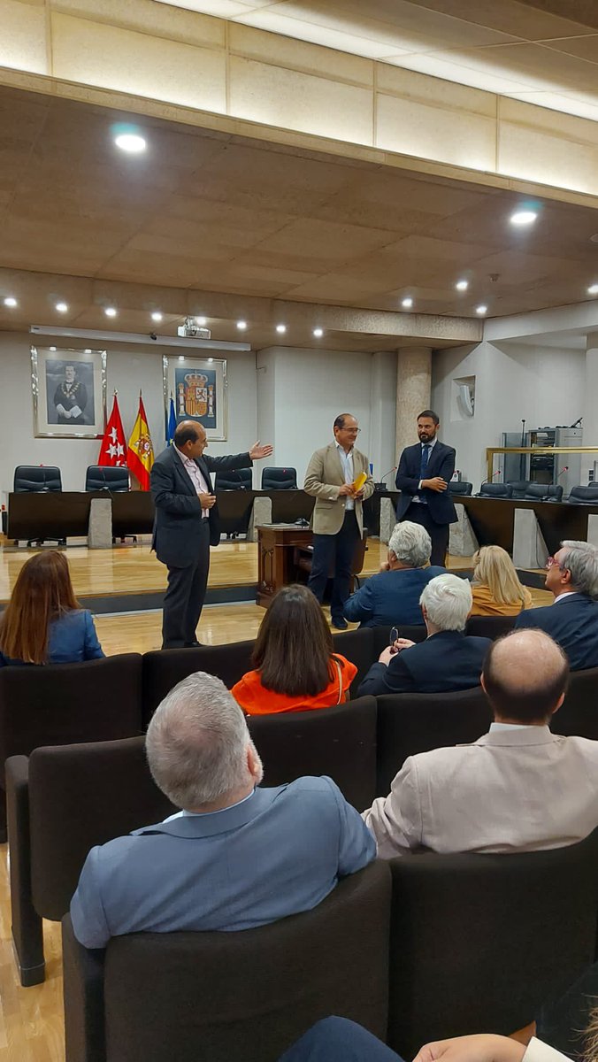 coseju's tweet image. Entre los actos programados de cara a las elecciones al #CONSEC hoy el Pte del CNLAJ ha acompañado a dos de los candidatos en Madrid