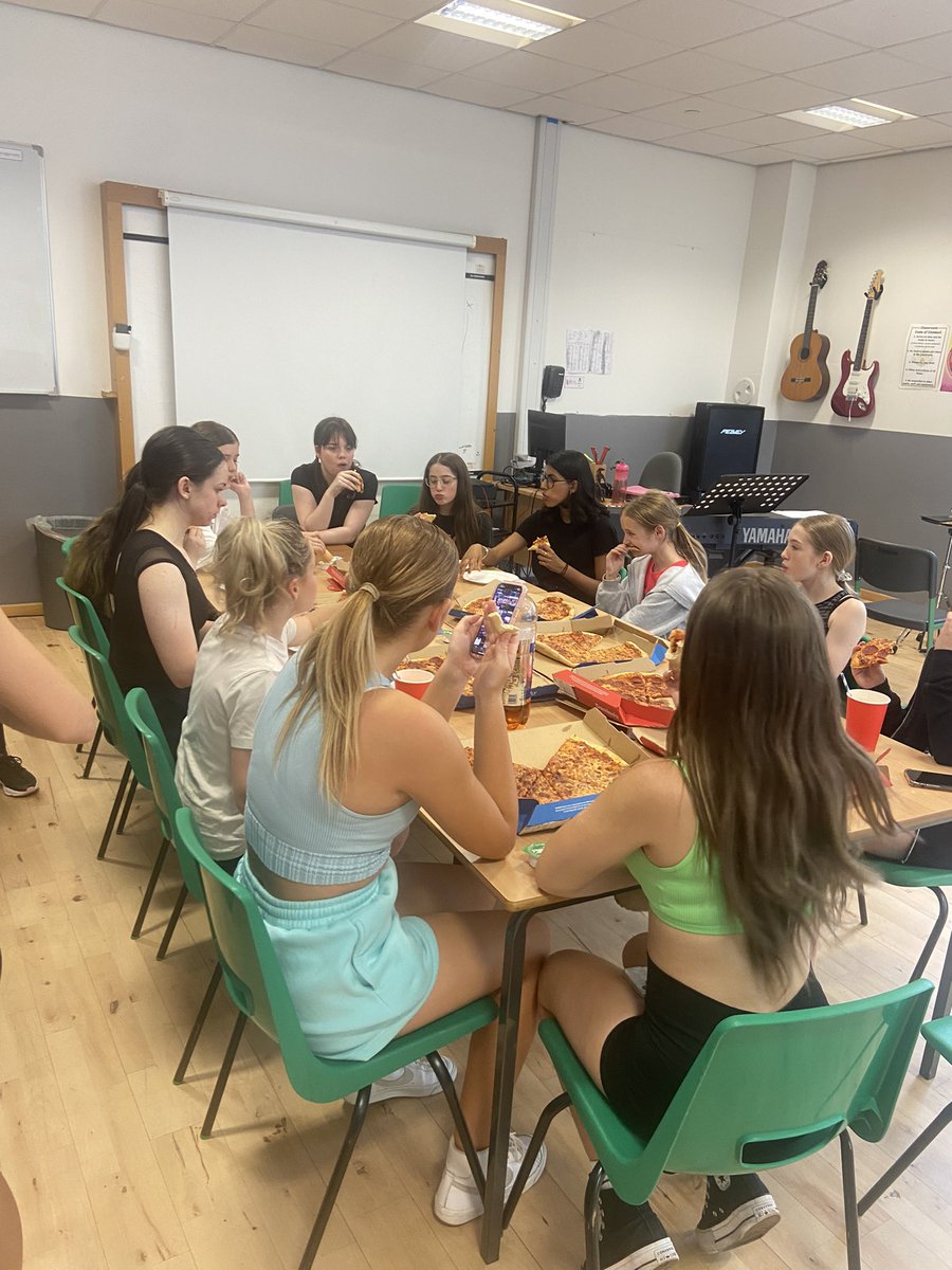 Miss Hunter PE tweet media