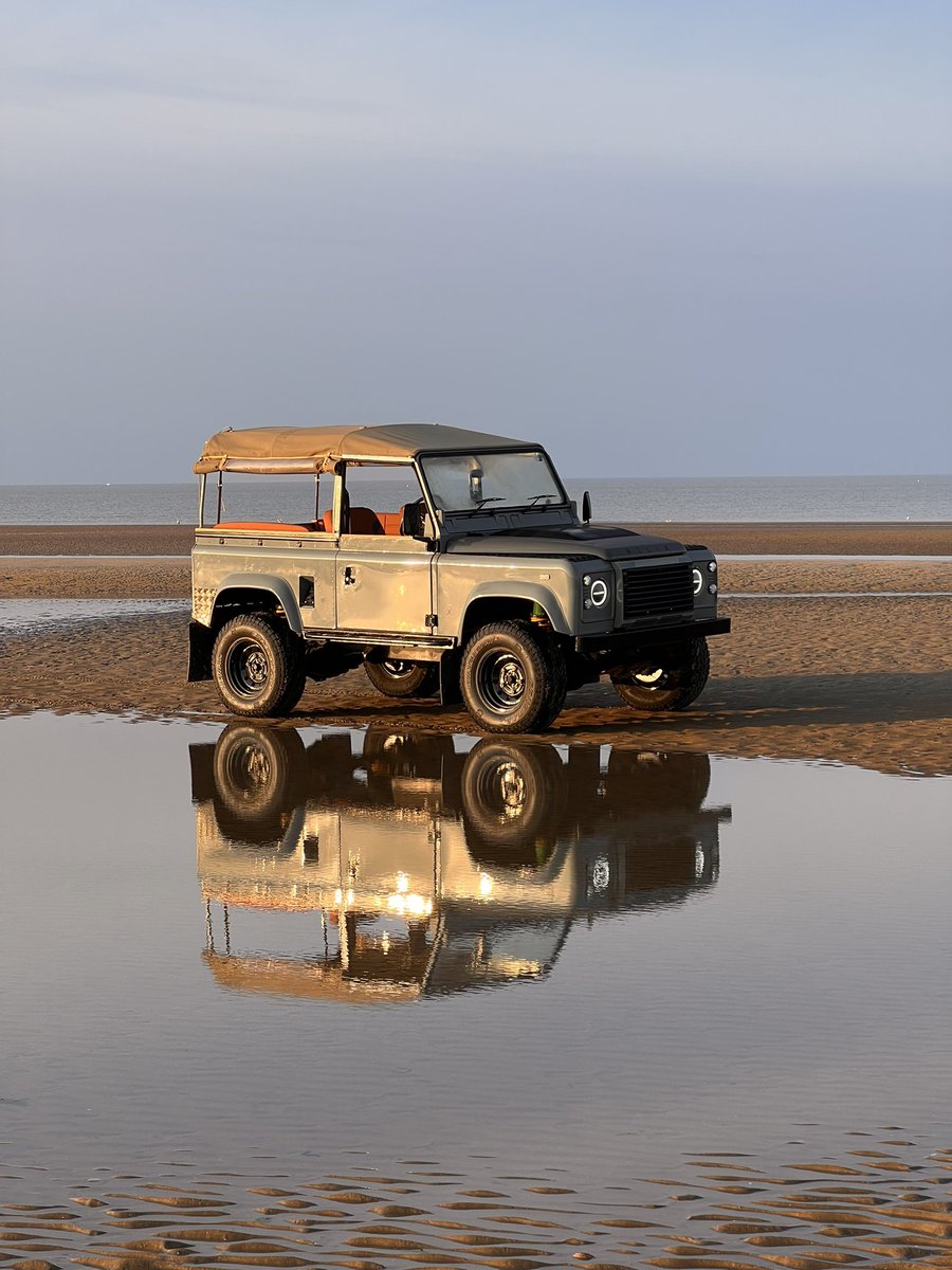 relik_ev's tweet photo. Our electric defender is the perfect beach buggy! #ev #Landrover #jlr #defender https://t.co/f7yGqGV1aI