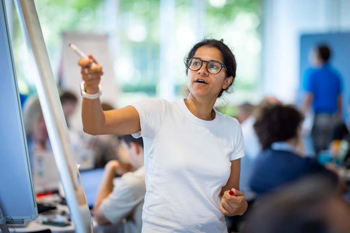 LBGplc's tweet photo. Happy International Women in Engineering Day.

We’re celebrating all the trailblazers in their fields.⚡

Earlier this week, some of our brilliant colleagues took part in our Reboot Hackathon 👇

#INWED23 https://t.co/OMpjfUymhI