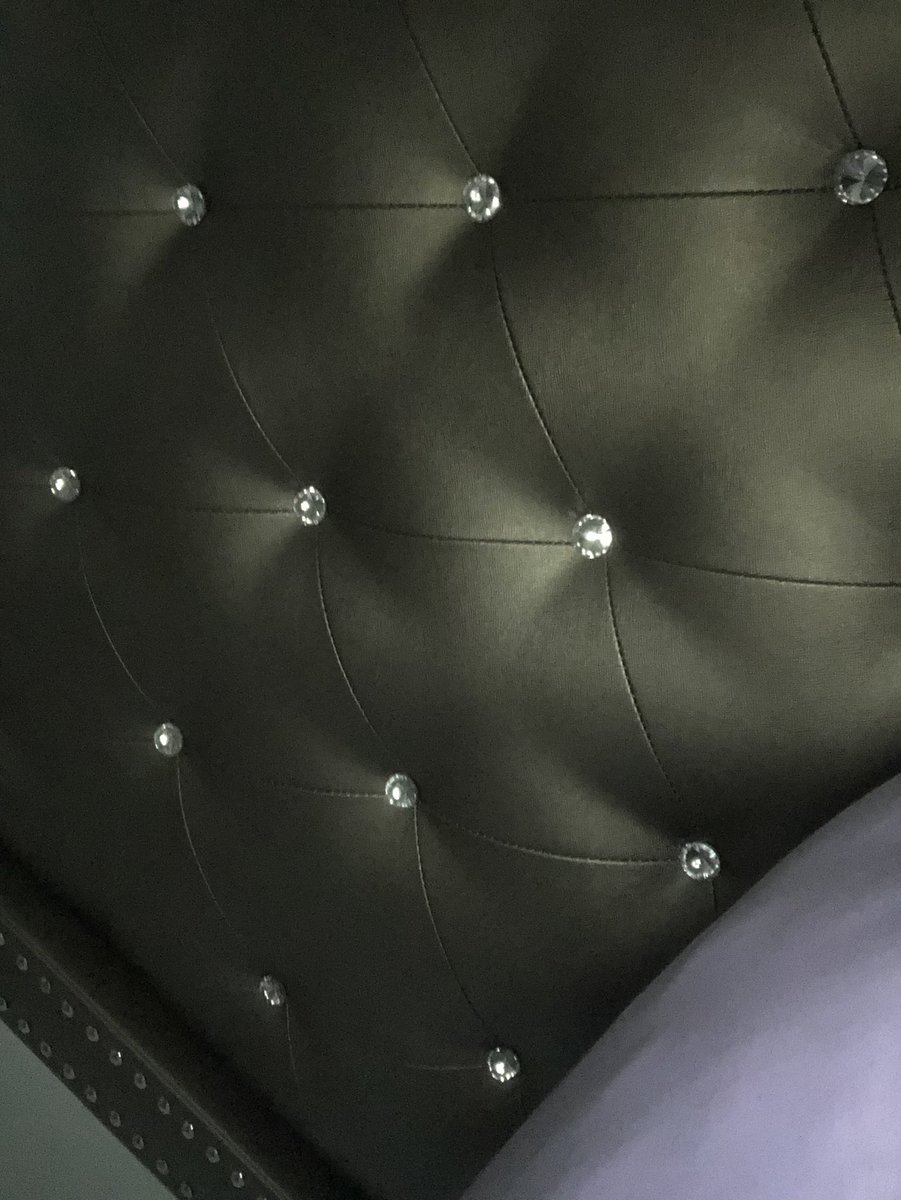 so we all can agree that 99.9% of girls got this headboard ?