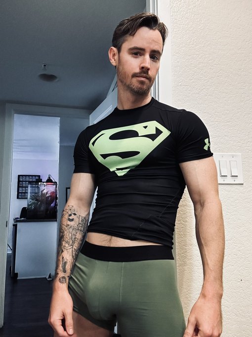 I&rsquo;m streaming tonight on OnlyDans. Come say hi please. 😊 ❤️ https://t.co/1QgEeuag55