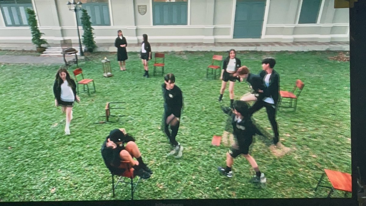 Sattakamol8's tweet photo. ขำณัยกับยัยไวท์วะ ณัยมันล็อค ไวท์ตัวลอยเลย5555555522636555555

#HomeSchoolSeriesEP5EP6
#dew_jsu https://t.co/s14MJUut9Z