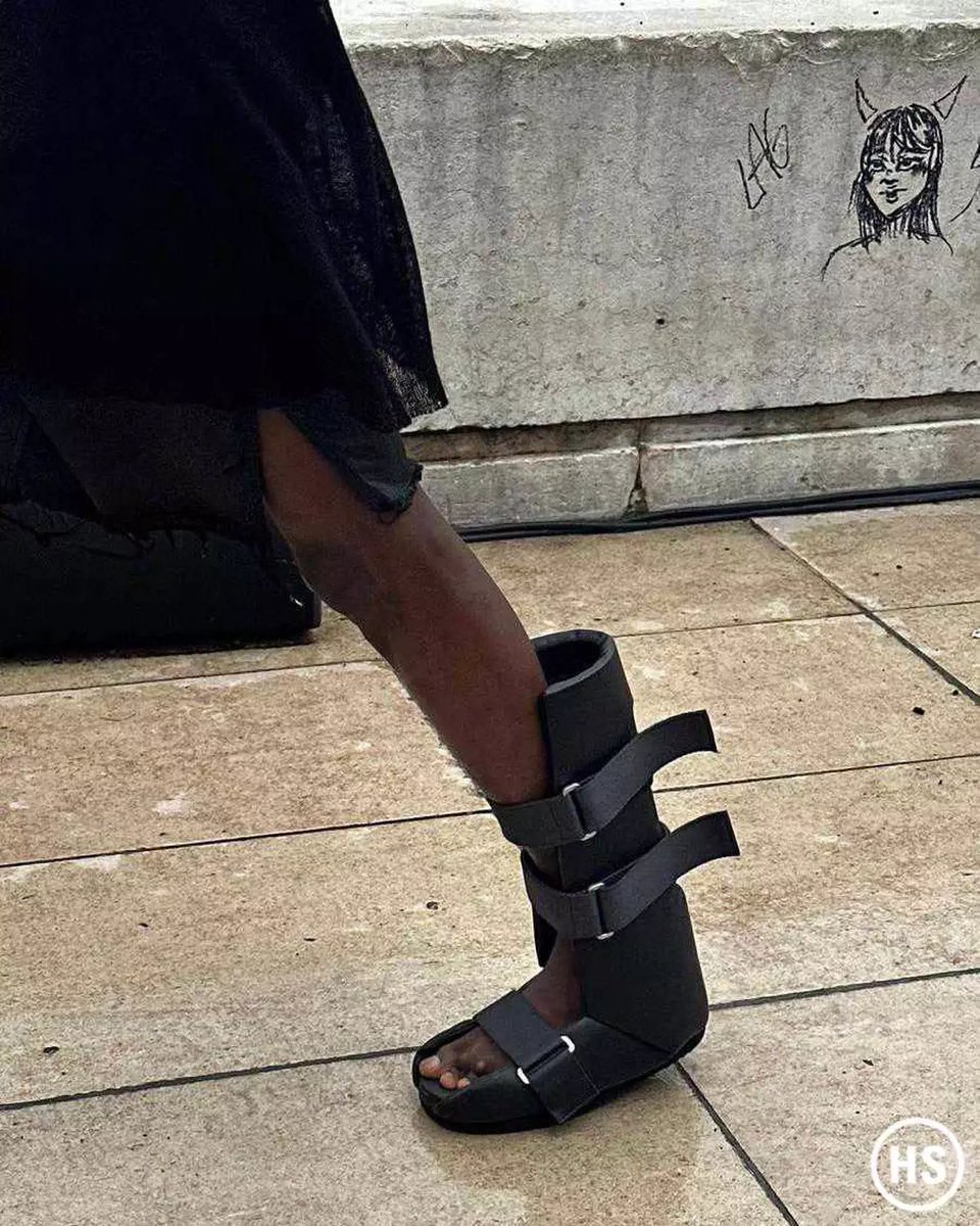 humaninterest's tweet photo. Gonna break my ankles to show up in the new Ricks https://t.co/eX5Toi6TKk