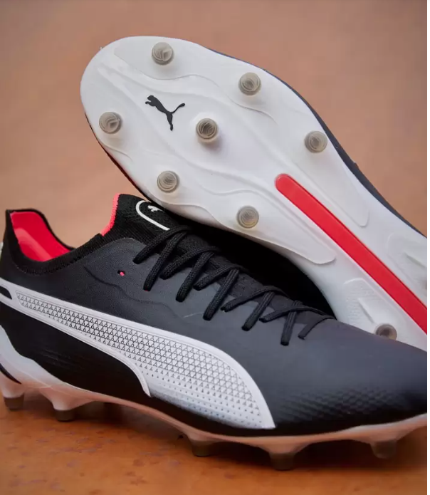 FutboleraAlma's tweet photo. ⚽️ Puma lanzó "The King Ultimate". ¿Qué te parecen? https://t.co/hKz7jO6sxn