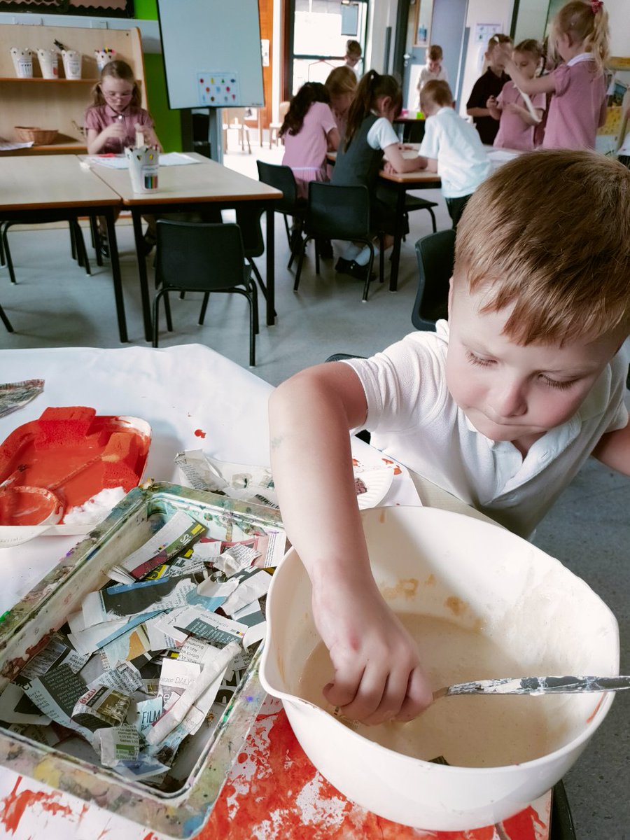 class1DPS's tweet image. We have been inspired by the work of Abigail Brown. We look forward to sharing our creations with you during our art exhibition #dps_art @DartonPrimary