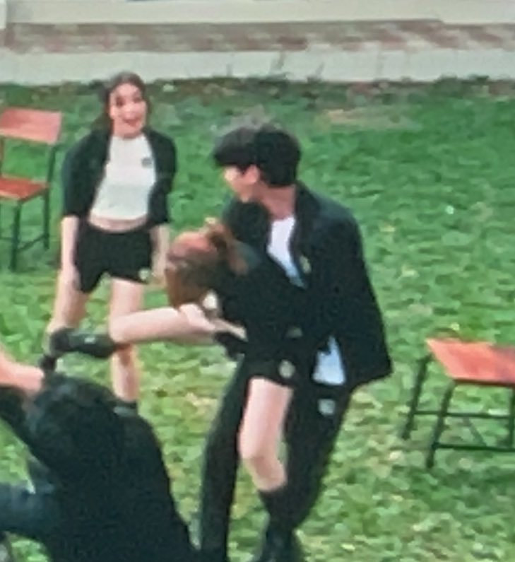 Sattakamol8's tweet photo. ช่วยด้วยยยยย ฉันขำจะขิตแล้ว5555555555

#HomeSchoolSeriesEP5EP6
#dew_jsu https://t.co/5doVsZLFB7