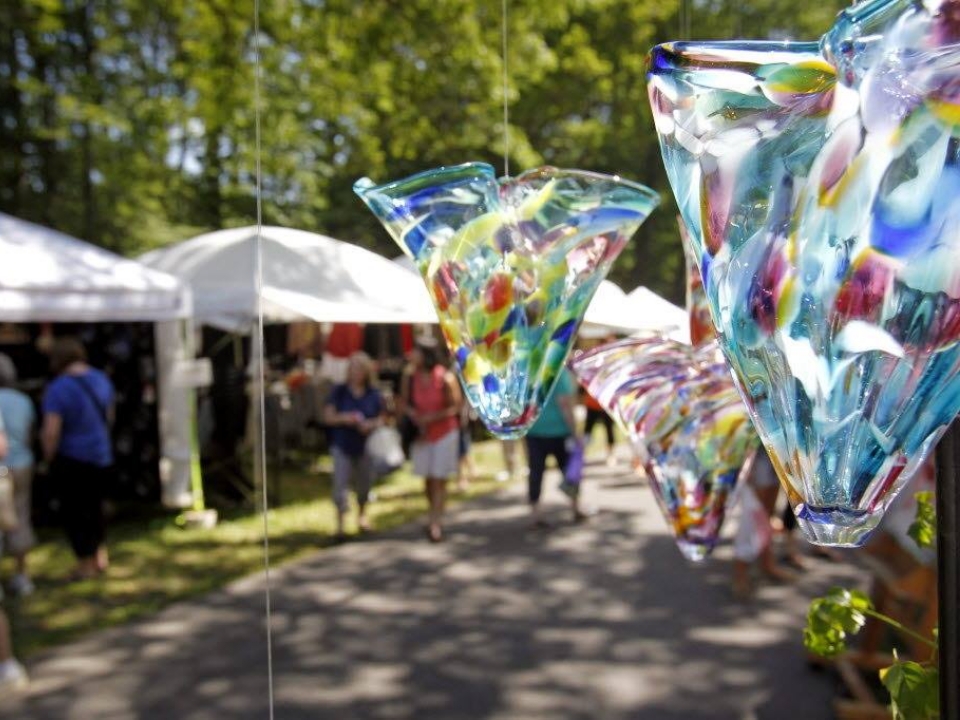 InterConCLE's tweet photo. Immerse yourself in the 2023 Cain Park Arts Festival, a three-day juried event with world-class art exhibits and entertainment at @CainPark in Cleveland Heights. Our contemporary-styled guest rooms are just 11 minutes away from the event. #InterConCLE  https://t.co/UoejDpNaCg https://t.co/KSlexckd7Z