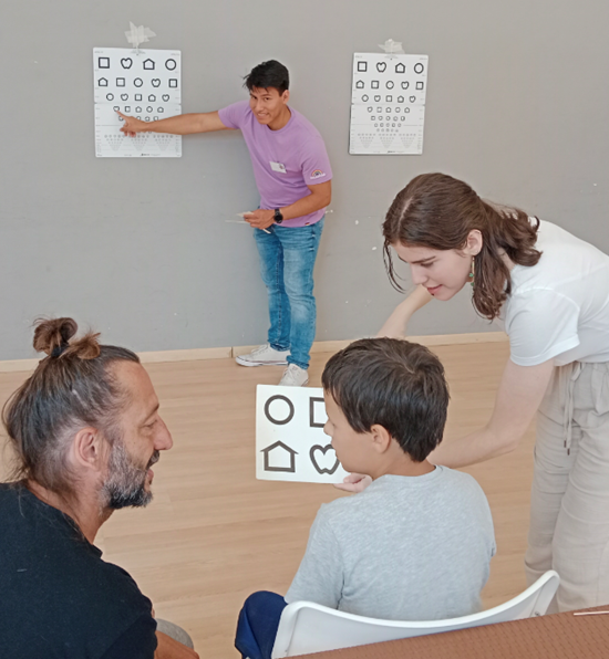 fundparaqueveas's tweet photo. Estamos felices!!
Hemos concluido el proyecto “Para que Veas. Revisiones visuales adaptadas a personas con discapacidad intelectual”, financiado por Acción social Madrid Sur de la Caixa.
Gracias a este proyecto hemos evaluado a 48 niños y niñas con discapacidad intelectual. https://t.co/8d5GhX8dEv