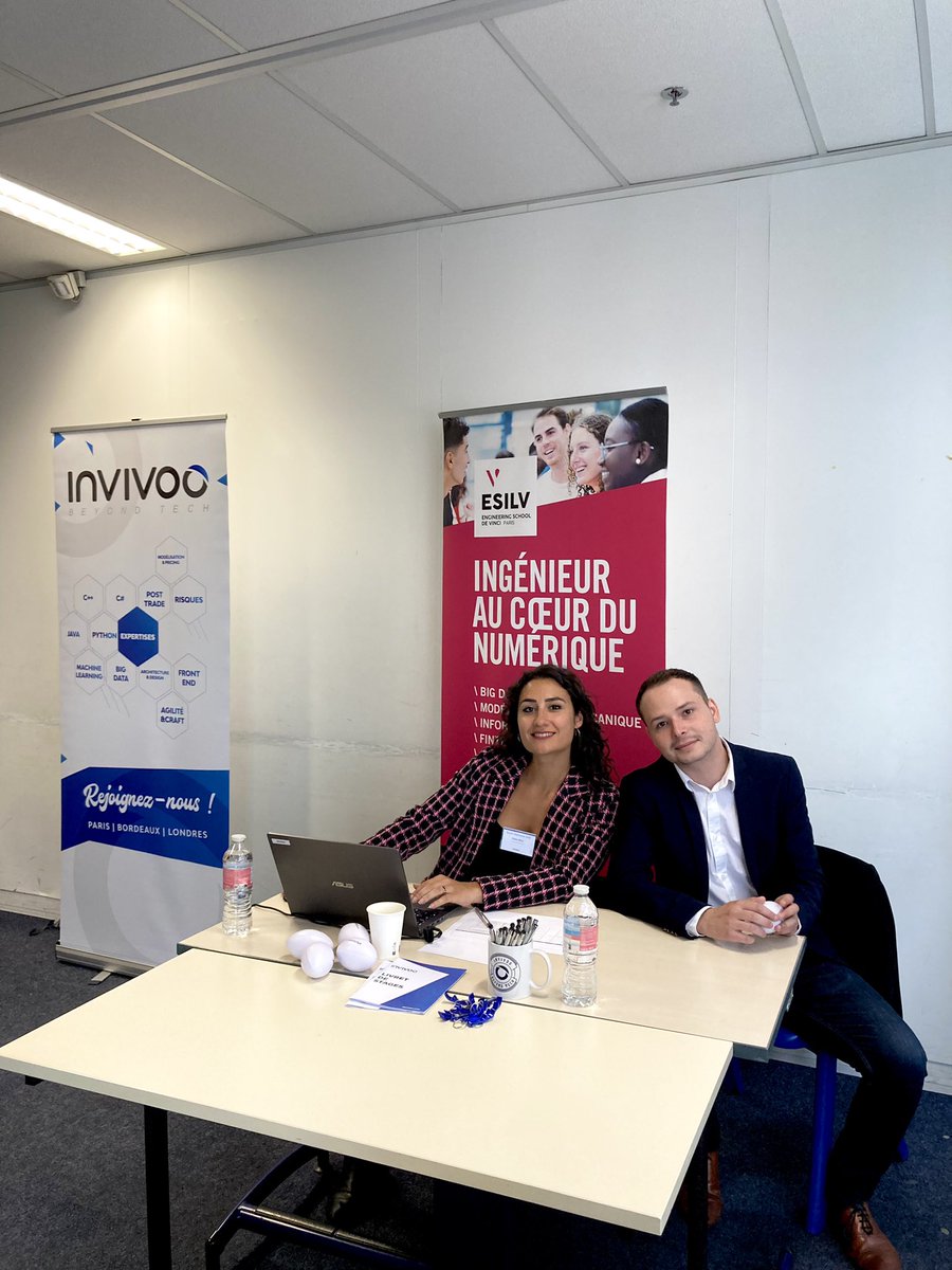 Invivoo's tweet image. Chloé, Jules, Annaëlle, Morgan, Alex et Charlotte étaient présents aujourd’hui pour représenter INVIVOO au forum alternance du @poledevinci.

L’occasion d’échanger avec les étudiants d’@ESILVparis  et d’@EMLVparis sur leur avenir. 🚀

Une belle journée, riche en rencontres.