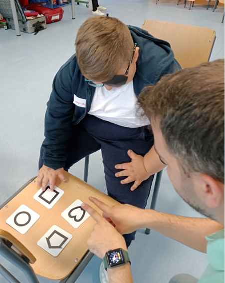 fundparaqueveas's tweet photo. Estamos felices!!
Hemos concluido el proyecto “Para que Veas. Revisiones visuales adaptadas a personas con discapacidad intelectual”, financiado por Acción social Madrid Sur de la Caixa.
Gracias a este proyecto hemos evaluado a 48 niños y niñas con discapacidad intelectual. https://t.co/8d5GhX8dEv