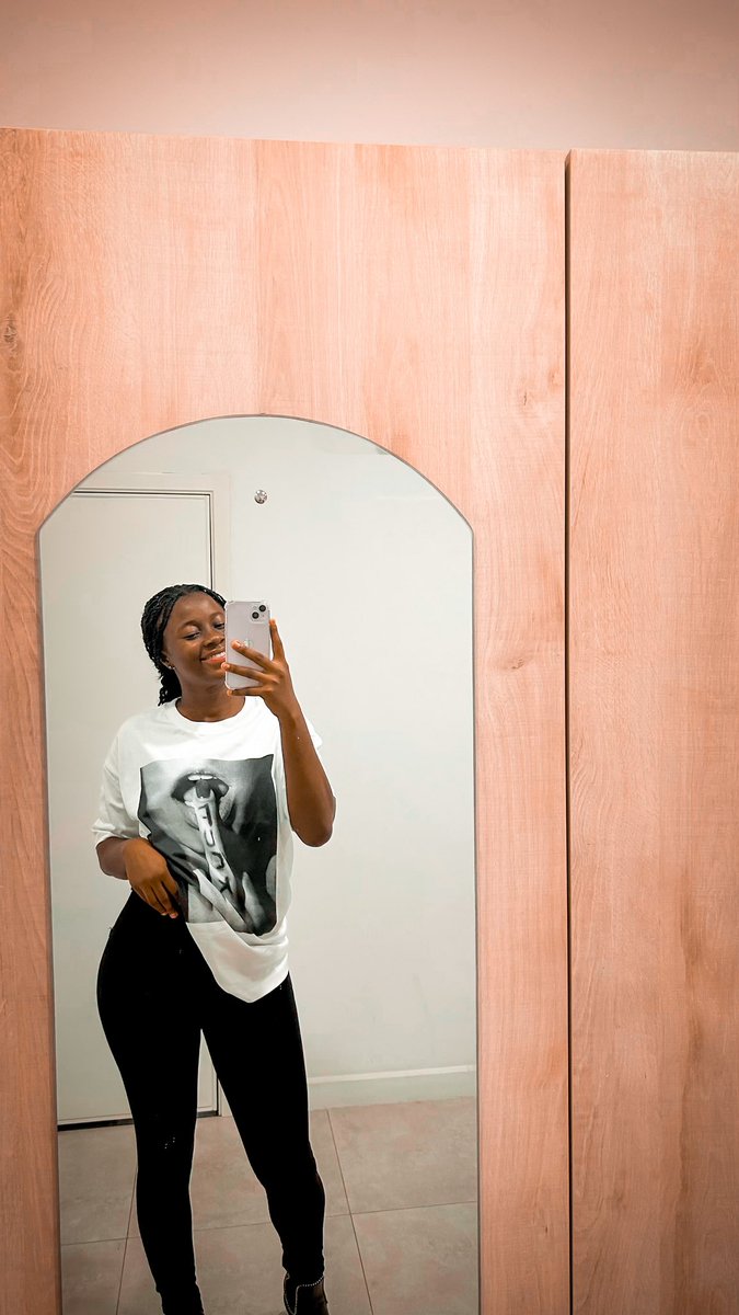 prett_nanie's tweet image. I’m giving you two at a time