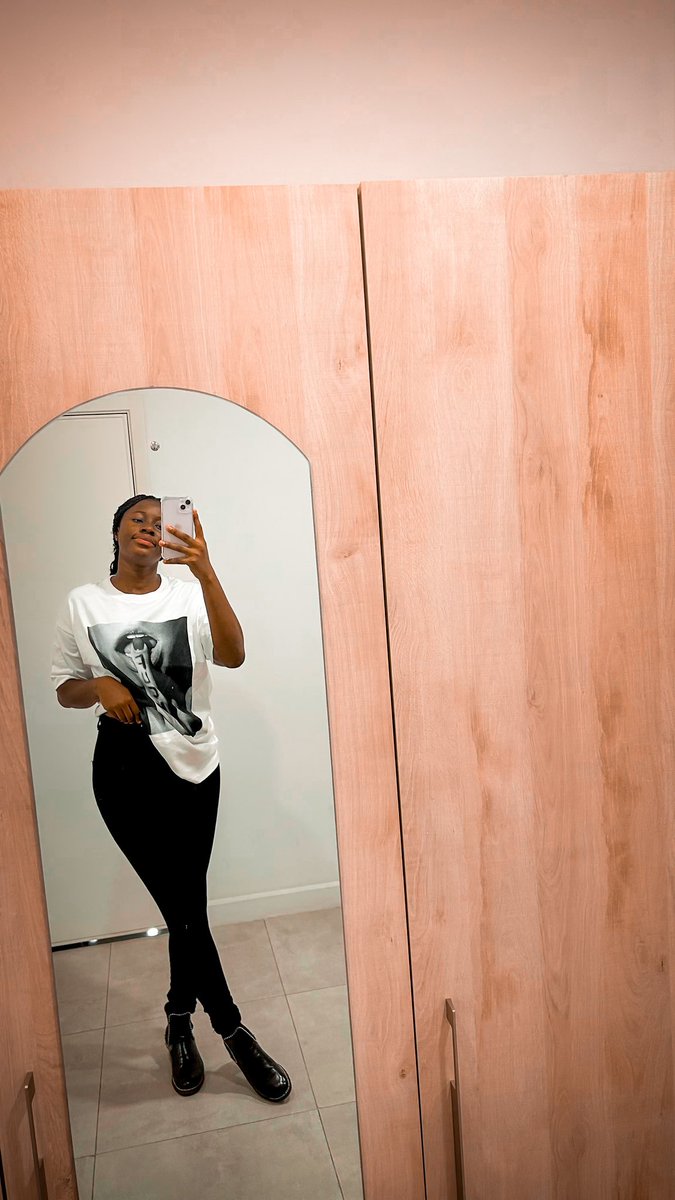 prett_nanie's tweet image. I’m giving you two at a time