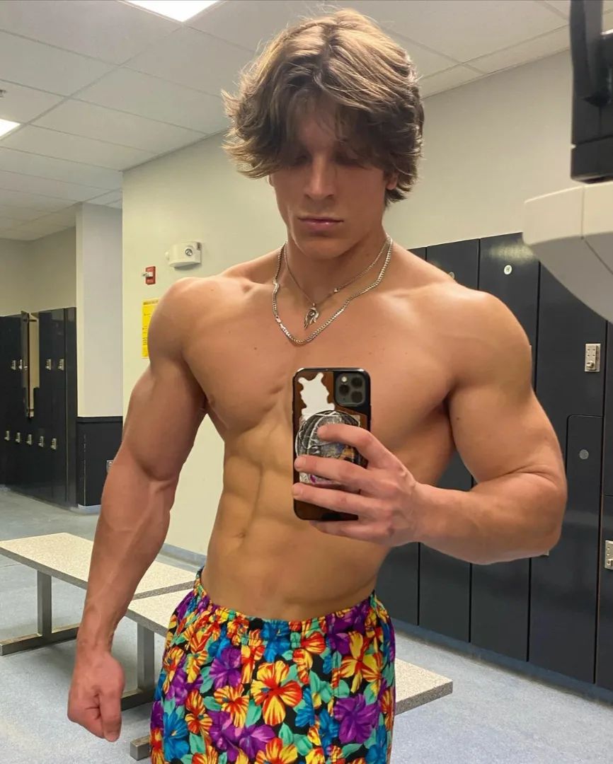 Young FIT 5OOK on Twitter "Brad