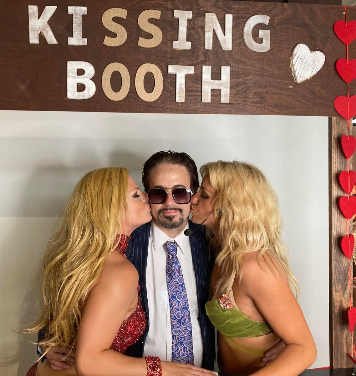 #NationalKissingDay 😘 happens to be one of my favourite days of the year.

#tonystarkimpersonator #lookalike #celebrityimpersonator #tonystarkcosplay #ironman #marvel #mcu #avengers #infinitywar #endgame #makeminemarvel #robertdowneyjr #rdj #starktheparty