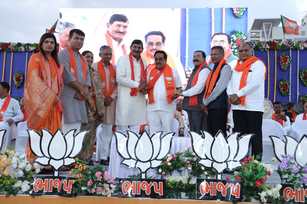 <a href="/CRPaatil/">C R Paatil</a> <a href="/vijayrupanibjp/">Vijay Rupani Memorial</a> <a href="/kunvarjibavalia/">Kunvarji Bavaliya</a> <a href="/BhanubenMLA/">Bhanuben Babariya</a> <a href="/irammokariya/">Rambhai Mokariya</a> <a href="/MohanbhaiBJP/">Mohanbhai Kundariya</a> શહેર પ્રમુખ શ્રી મુકેશભાઈ દોશી, ધારાસભ્યશ્રીઓ, પદાધિકારીશ્રીઓ, આગેવાનો સહિત નાગરિકો ઉપસ્થિત રહ્યાં.