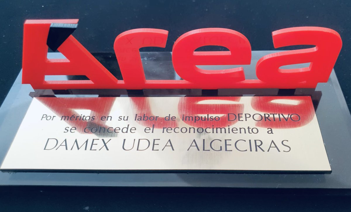 udeaalgeciras's tweet photo. Hoy, Huele a FERIA 💃🏻
Hemos recibido el premio por el mérito del impulso deportivo del grupo @areacampogib.
También hemos tenido la comida de Feria ☺️
#SomosEspeciales #PlayON https://t.co/pv5GAZNF0a