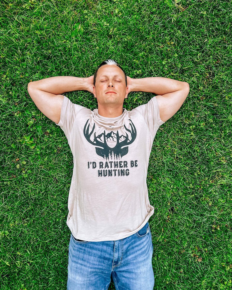 everyavenuelife's tweet image. This album is titled “UPNORT” (comment if you are from MN and you get it)
all sweatshirts and tees by @melodylaneshop 
.
.
.
.
#minnesota #upnorth #minnesotastyle #minnesotalife #minnesotaexposure #brainerd