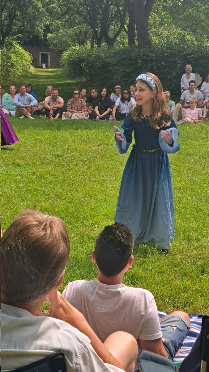 Here's our fabulous morning show Miranda - absolutely commited to the scene and moment. 

YOU LOVE TO SEE IT! 

Bravo 👏👏👌
#TheTempest