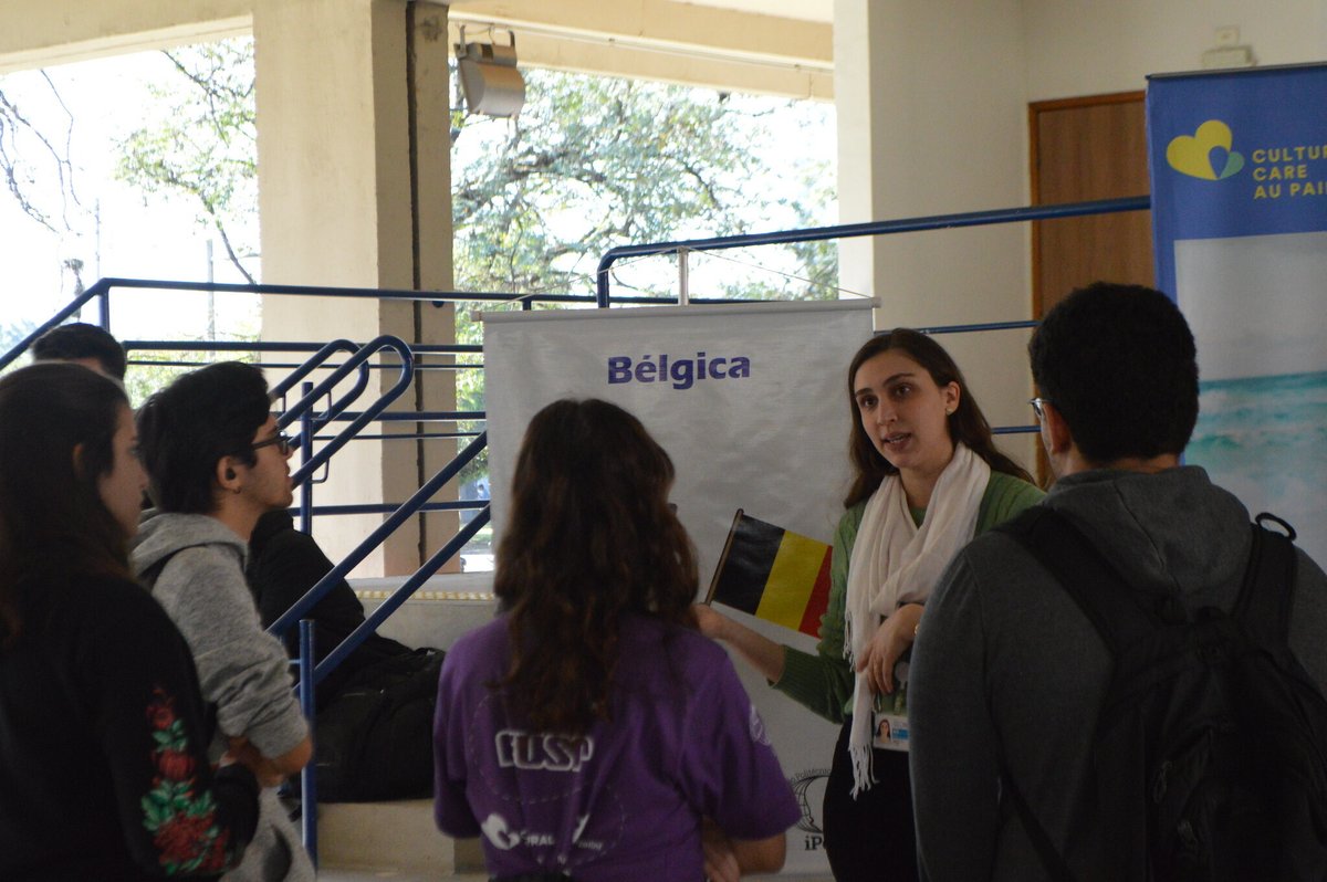 Escola Politécnica (@epusp) on Twitter photo SiPoli |Estudantes da Poli-USP conhecem experiências de colegas em Feira de intercâmbio. Confira: 
mla.bs/57f5d70c SiPoli |Estudantes da Poli-USP conhecem experiências de colegas em Feira de intercâmbio. Confira: 
mla.bs/57f5d70c