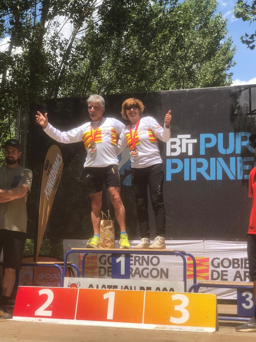 ayto_alfinden's tweet photo. 🚴♂️ Víctor Barón, del Club Ciclista Alfindén, se proclamó campeón de Aragón de Pump track 2023 en la competición celebrada en Castejón de Sos.
Sus compañeros han destacado que "Víctor es un ejemplo de constancia, trabajo e ilusión por el deporte".
#DeporteLPDA https://t.co/sfskfnccV3