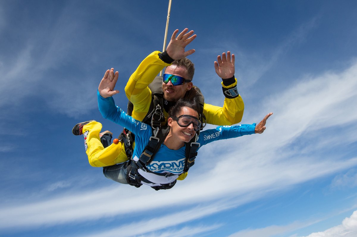 Viu un dels moments més emocionants de la teva vida saltant amb paracaigudes al cor de l'Alt Empordà i de la mà d'<a href="/SkydiveEmpuria/">Skydive Empuriabrava</a>! 🪂✨

👉 bit.ly/3CC5xFT

#inCostaBrava #SomActiuNatura