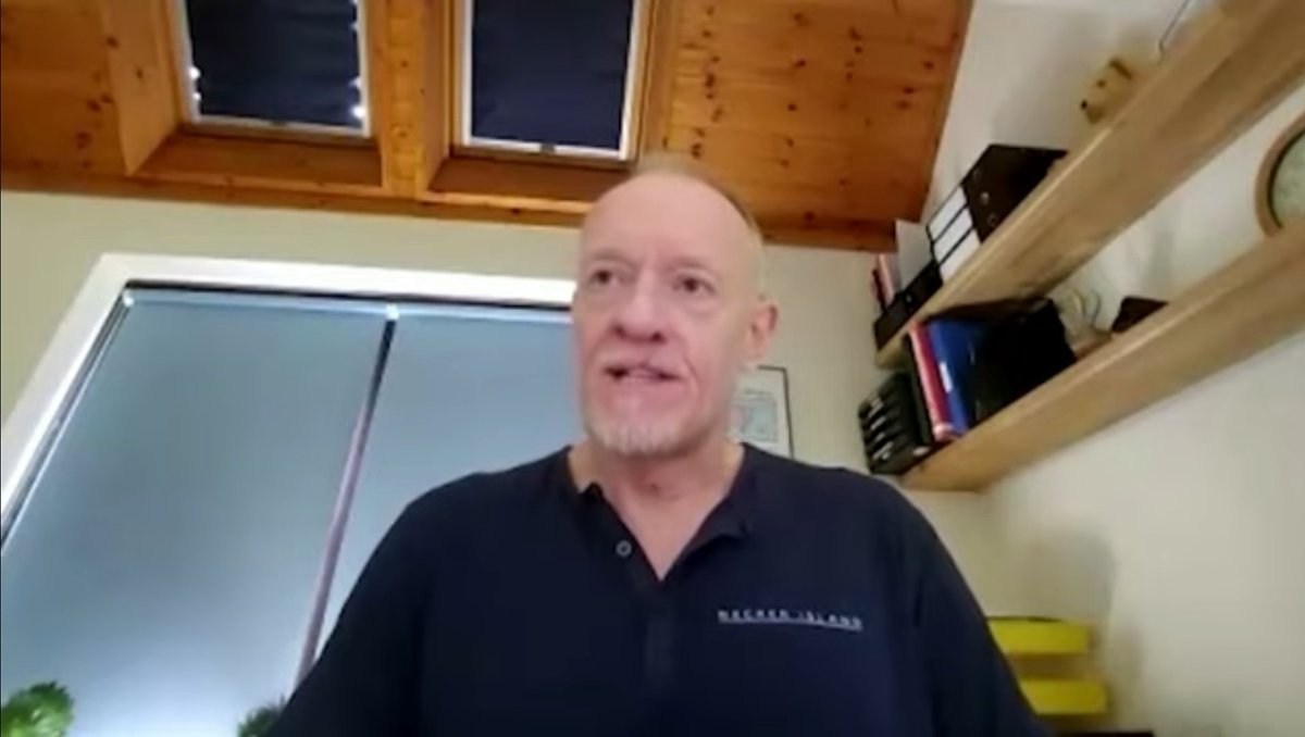 ในเรือTitanลำนั้นจริงๆแล้วต้องมี Chris Brown(CB)นักสำรวจมากประสบการณ์ขึ้นไปด้วยค่ะ แต่เขายกเลิกทริปและทิ้งเงินมัดจำ10kดอลล่าไปหลังจากเห็นสภาพเรือ
CBเล่าว่าได้เห็นส่วนของเรือตอนอยู่ในขั้นทดลองในบาฮาม่า ซึ่งมันดูงองแงง(CBใช้คำว่า shoddy) #เรือดําน้ํา #titanicsubmarine #Titan