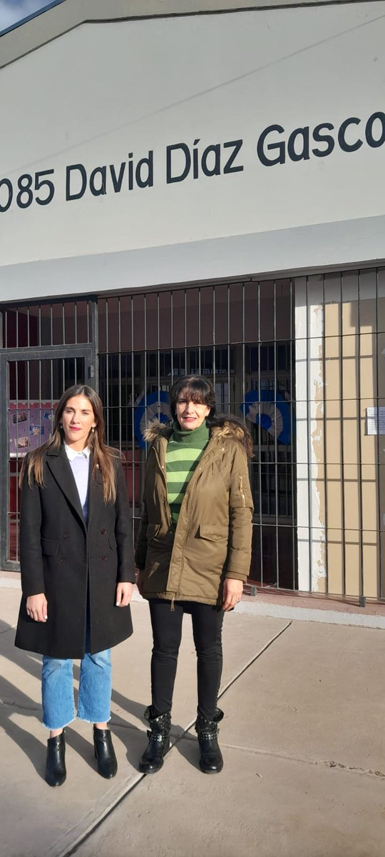 scalcopaloma's tweet photo. 🚩ESCUELA DÍAZ GASCONE
Ayer 8 alumnos de Las Compuertas terminaron intoxicados con monóxido de carbono mientras estaban en un acto escolar.

Junto a Diputada @MarisaGarnica visitamos la institución, necesitamos de manera urgente que esta situación se aclare y no vuelva a suceder. https://t.co/yWROUuQLZs