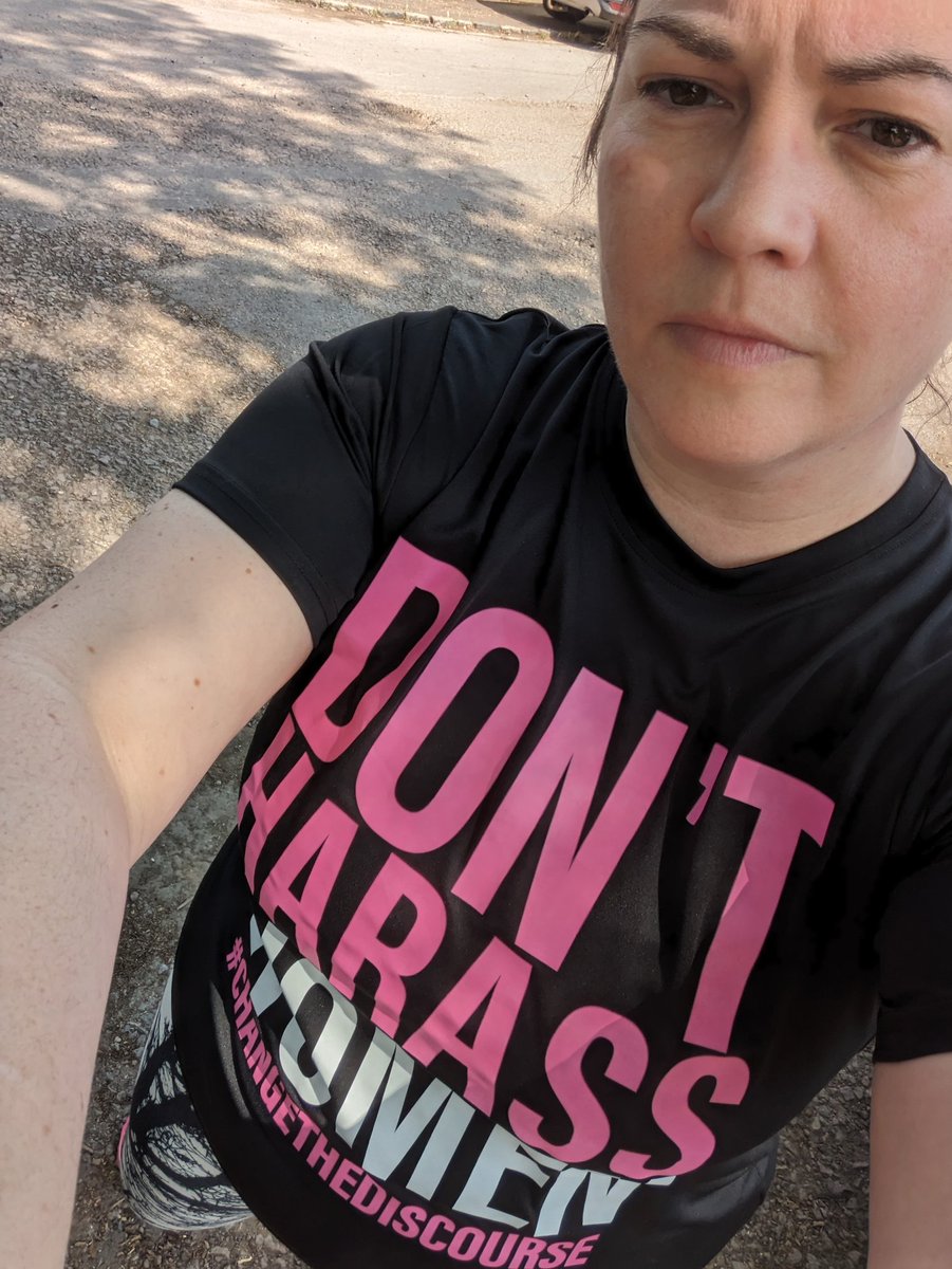 Thanks @runningpunks for the new t-shirt - only a quick run today it's too hot for me. Listening to @JulietteLewis and the Licks 🤟✊