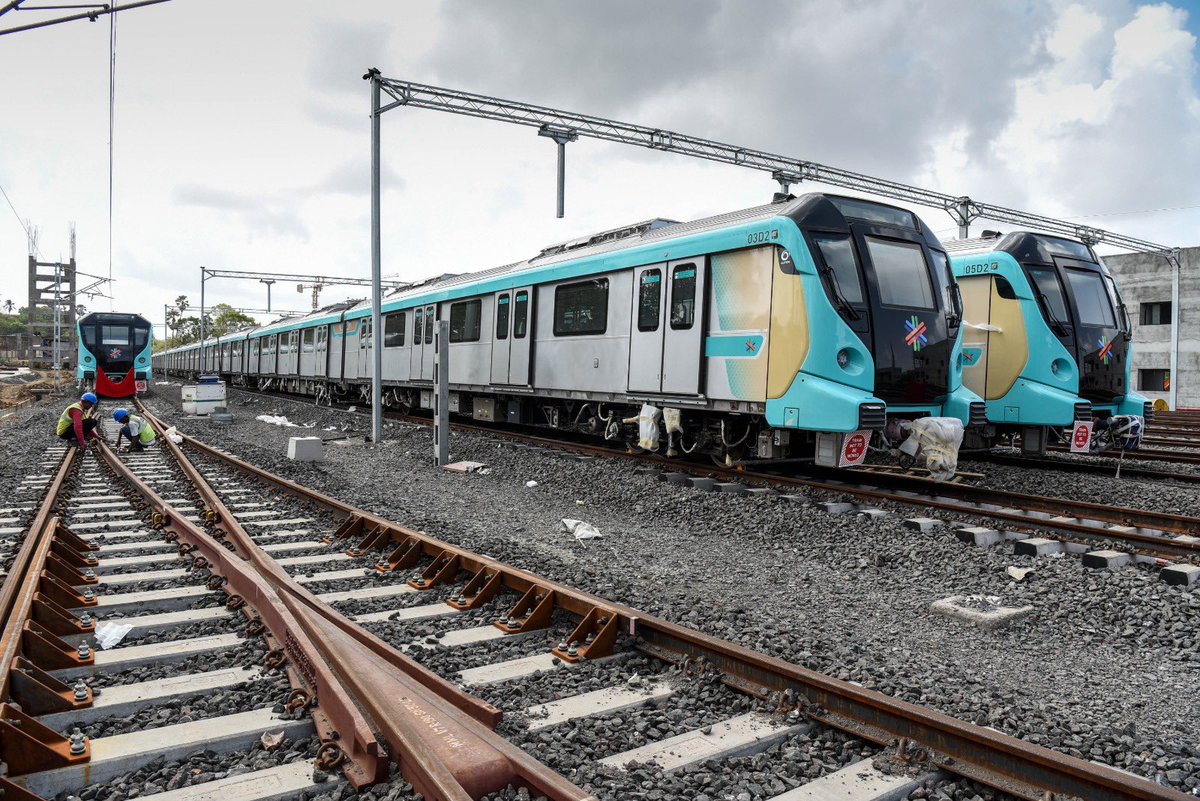 Here are the beautiful trains of #Aqualine <a href="/MumbaiMetro3/">MumbaiMetro3</a> assembled at #Aareydepot.