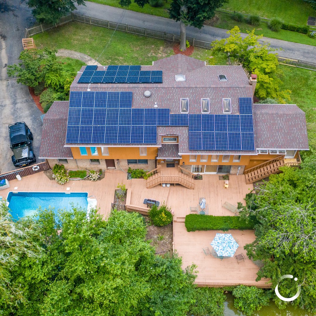 EmPowerSolar's tweet image. Power Move Thursday  ⚡️
Location: Syosset, NY
System size: 16.35 kW / 50 Panels / 327 Watt Panels
Annual Electric Savings: $4,093!

Schedule a free consultation with our team using the link in our bio! ☀️
.
.
.
#PowerMoveThursday #SolarSavings #SolarPanels #SolarEnergy