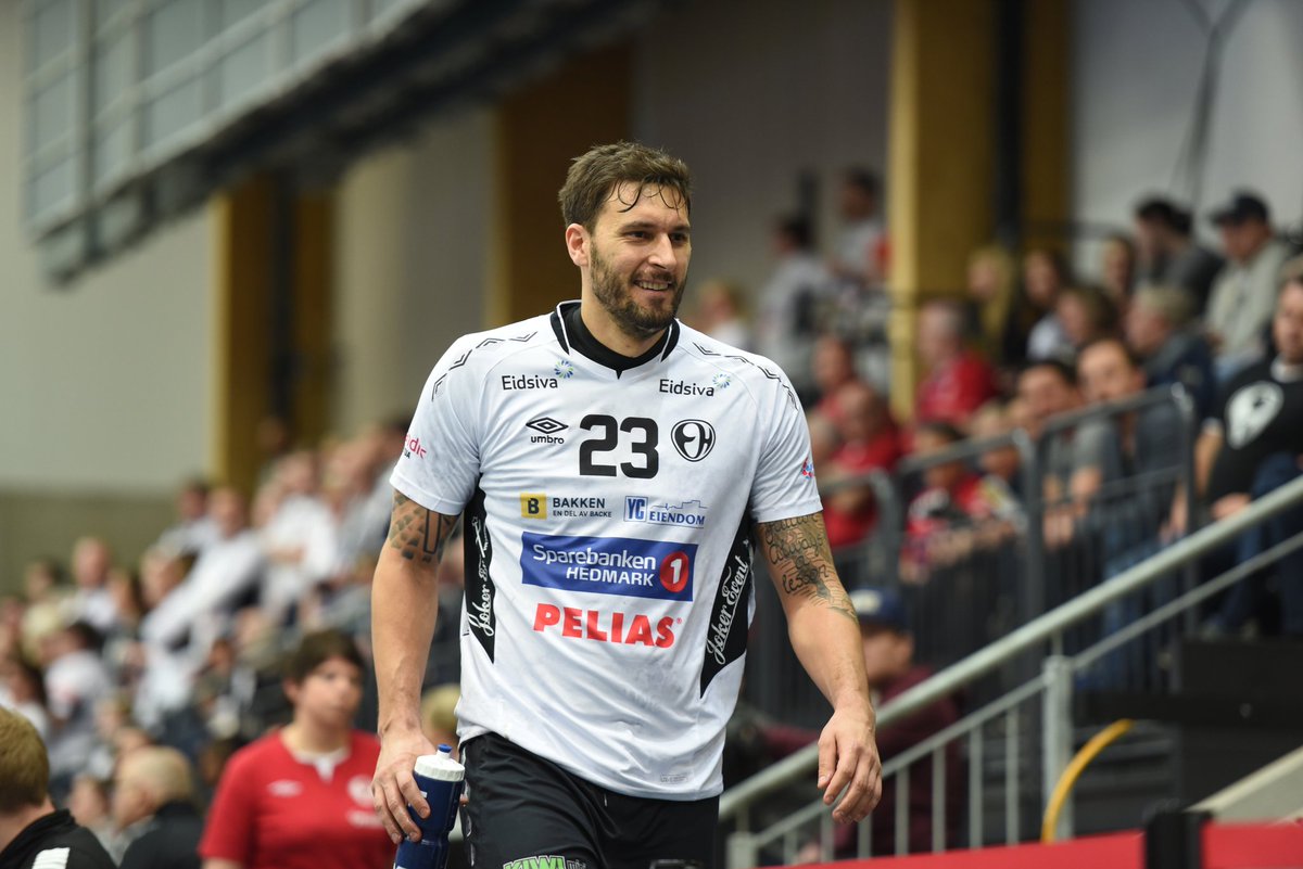 Kristian Bliznac returnerer til Elverum Håndball!

Sjekk ut hva som blir hans oppgave i klubben og ønsk han velkommen tilbake til Håndballbyen🤍🖤
ehh.no/2023/06/22/bli…