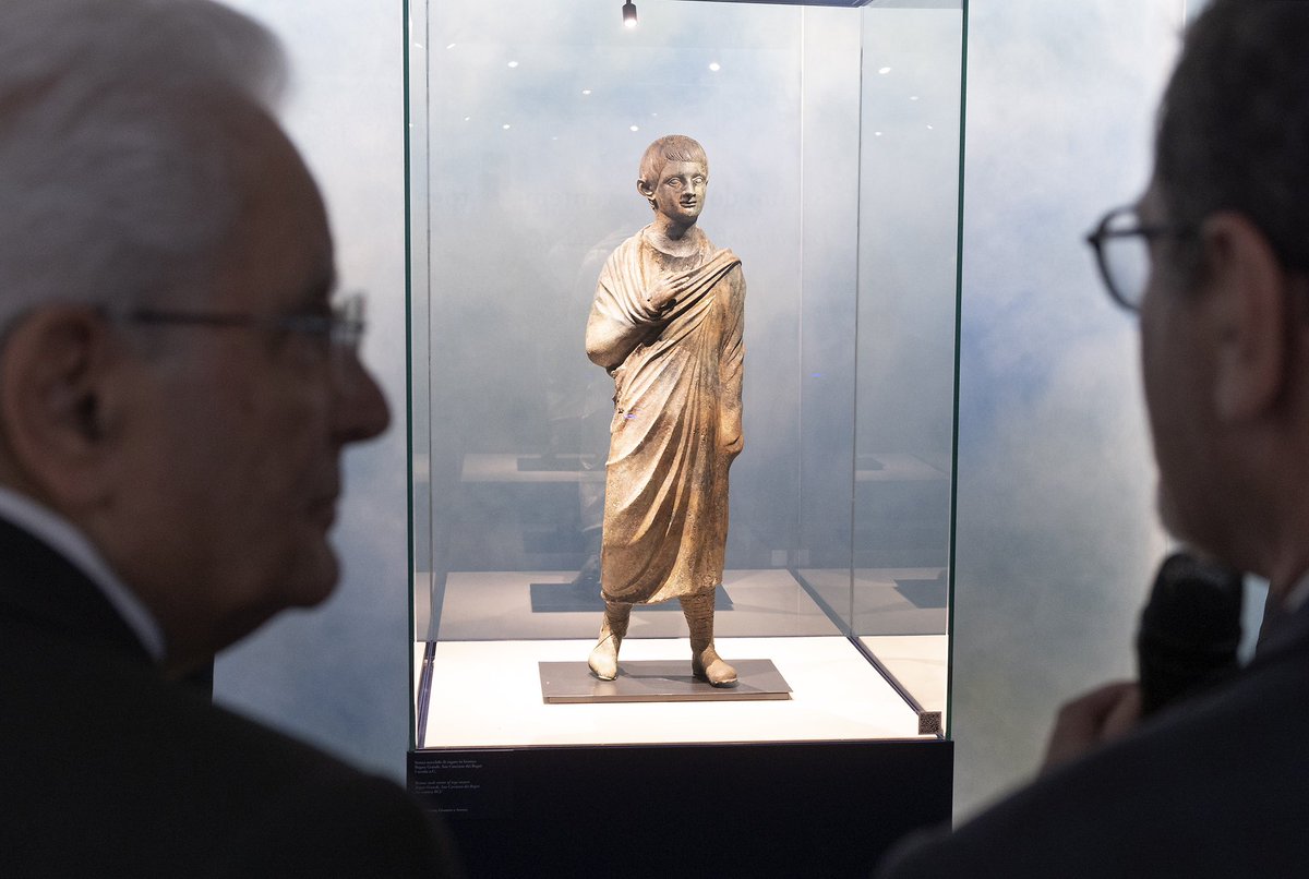 Il Presidente #Mattarella ha inaugurato la mostra "Gli Dei ritornano - I #bronzi di #SanCasciano” allestita al #Quirinale 

Il video: youtu.be/7gH6F0LXWlY