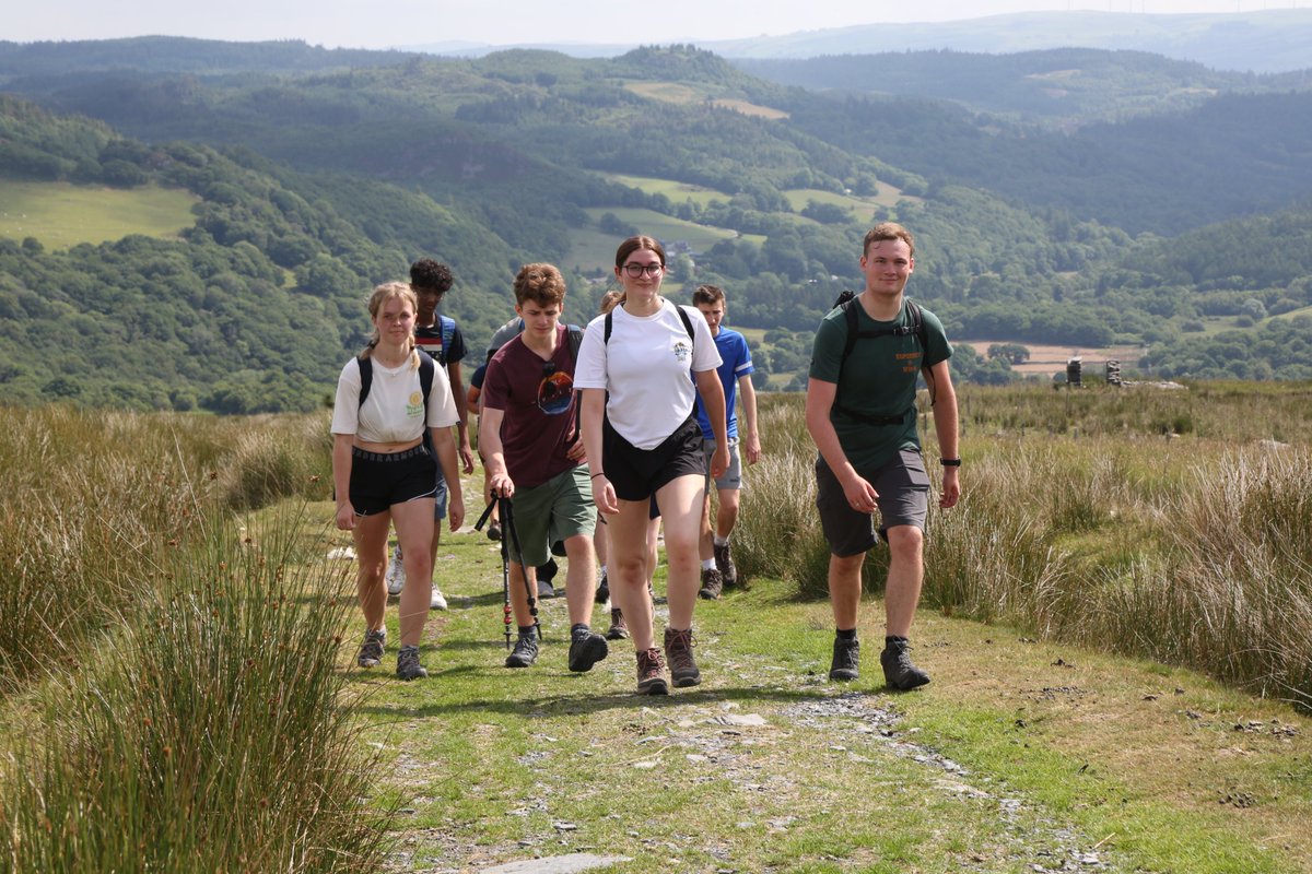 AdventuresAtRBC's tweet photo. Great day in Snowdonia with an intrepid group of Year 12s. No matter what the weather did, they remained in high spirits, determined to reach the summit of Moel Siabod via the famous Daear Ddu ridge, one of the most enjoyable and accessible scrambles in the area. Superb! https://t.co/WzUiCoGpqE