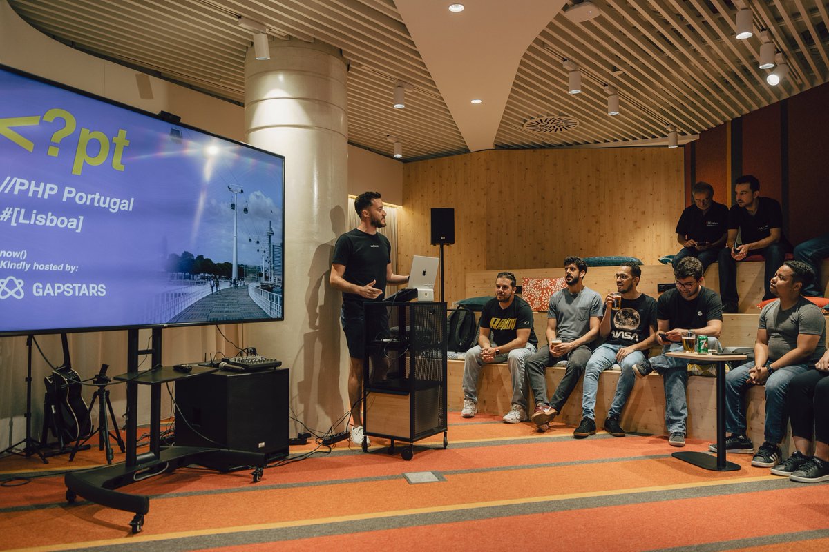 Last week, I had the opportunity to be a speaker at the <a href="/PHPPortugal/">PHP Portugal</a>  meetup, and I shared some tips about how we can work on legacy code.
I would like to thank everyone who was able to participate, and I hope to see you all at upcoming events 😄