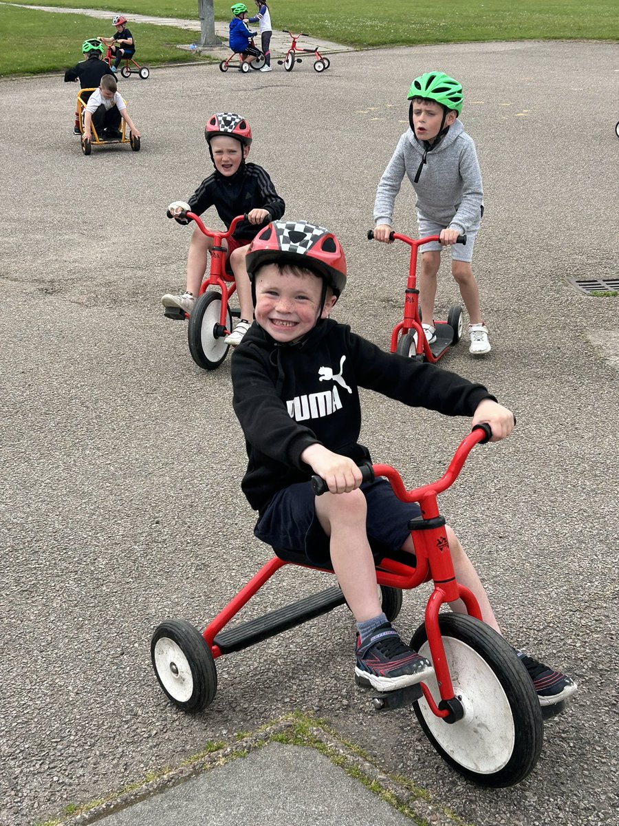 MissKeller9's tweet photo. Weβve been enjoying our health week so far! Beat the goalie amazingly well hy our p7s, class workouts, trikes and daily miles. Tomorrow, weβre challenging ourselves with some circuits!
@Clerkhillschool #reachup https://t.co/ymDQq5ScGl