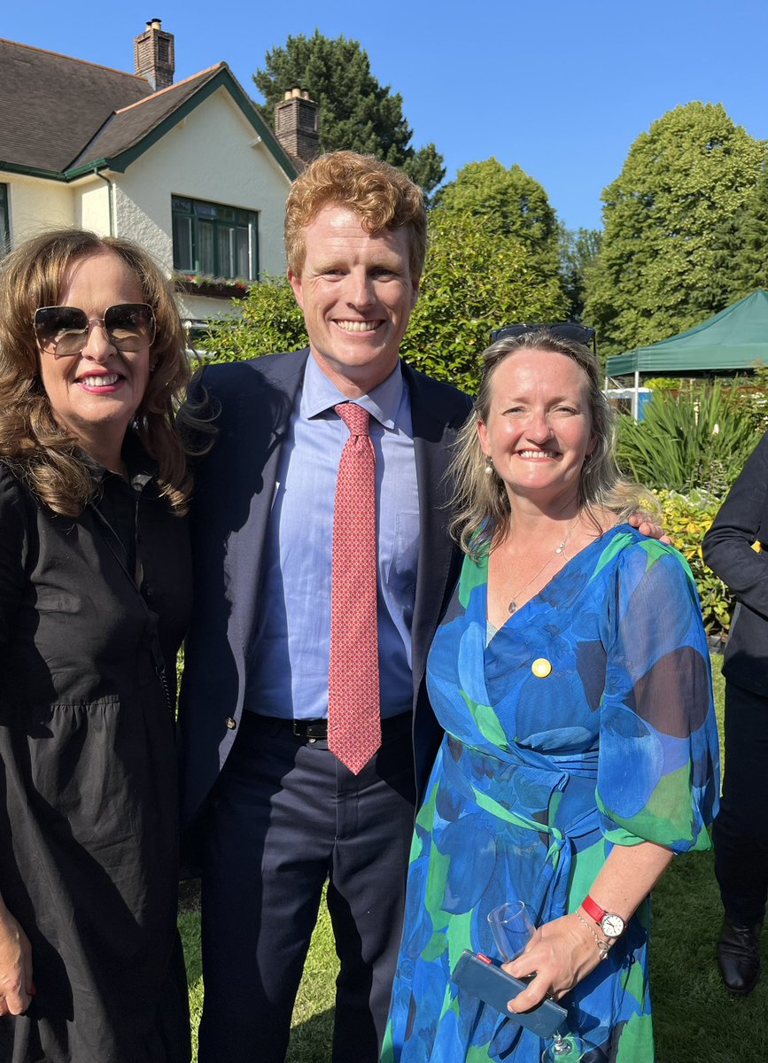 Perfect weather for US Consulate Garden Party at Ardnavally, South Belfast. Delighted to support the outstanding work of @YE_NI led by @carolfitzsimons Just weeks after singled out for praise by Joe Biden, DfE removes organisation’s core grant funding. 🤷‍♀️