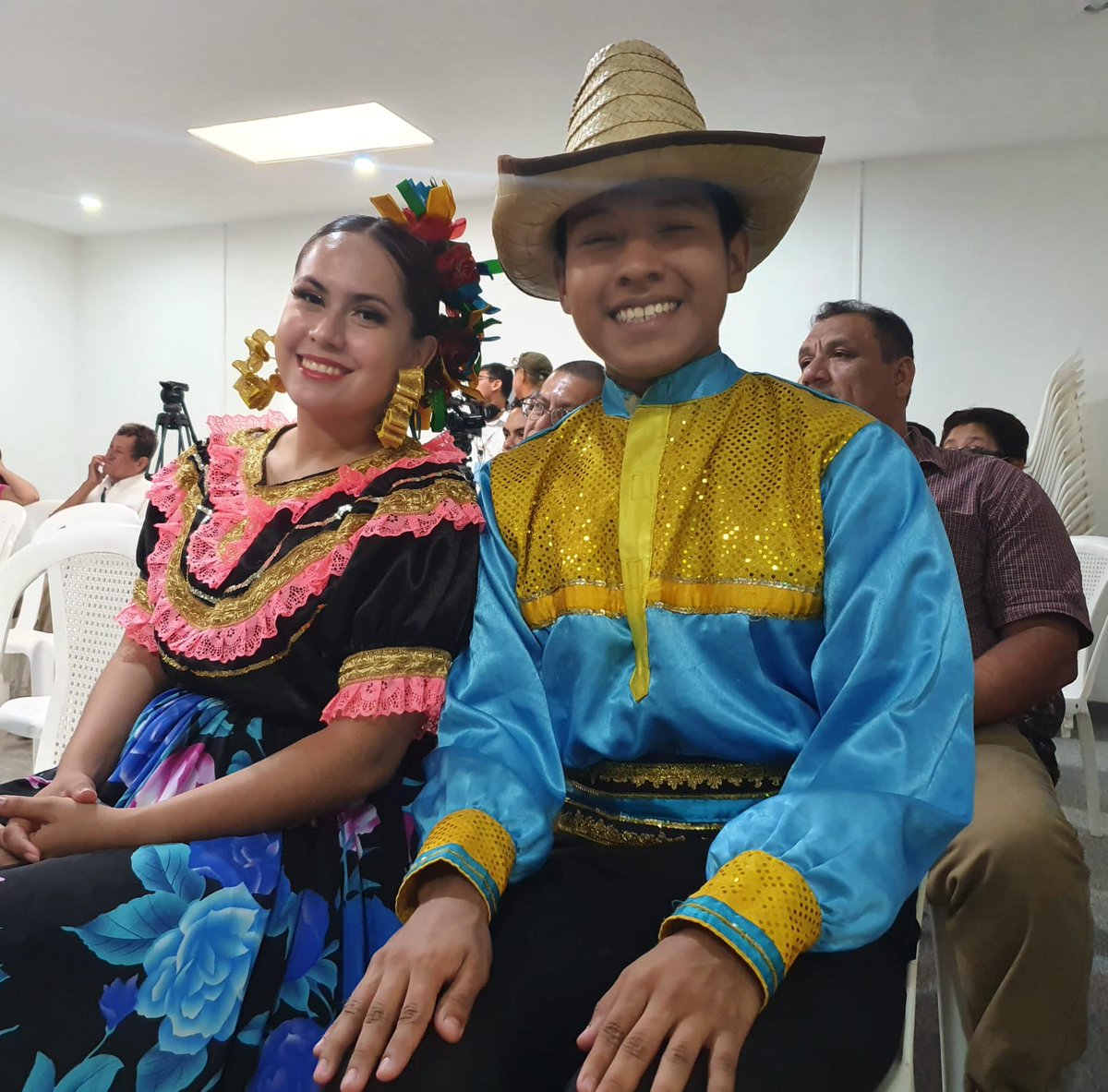 Canal4Ni's tweet photo. @alcaldia_mga rinde homenaje al padre de Son Nica, Camilo Zapata  
#noticias #nicaragua 
Vía @Tortunica  
https://t.co/kUUBNVUiab https://t.co/UafYsNTn2m
