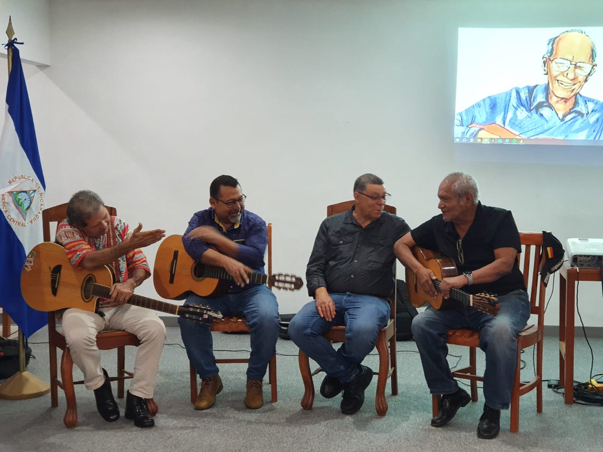 Canal4Ni's tweet photo. @alcaldia_mga rinde homenaje al padre de Son Nica, Camilo Zapata  
#noticias #nicaragua 
Vía @Tortunica  
https://t.co/kUUBNVUiab https://t.co/UafYsNTn2m