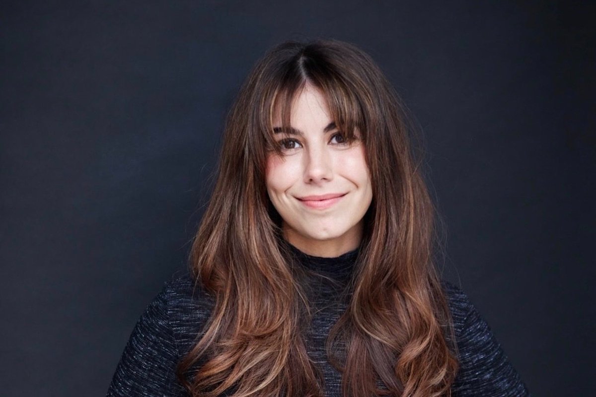 AlderleyWeb's tweet photo. She Quit Her 'Toxic' Job to Pursue a Freelancing Side Hustle. Now She Leads Her Team With Compassion, Makes 6 Figures and Even Bought a House. https://t.co/rU2zvOpCxm https://t.co/rr43bCLzwo