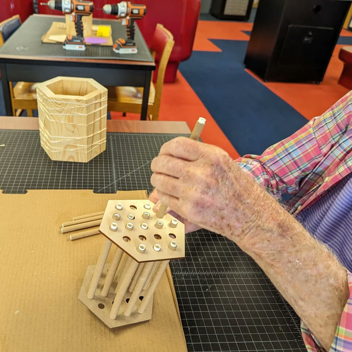 CCLDMakerspace's tweet image. A few photos from our second bee house workshop yesterday. 
#pollinatorhabitat #beehotel #makerspace #ccldmakerspace #ccldlibraries