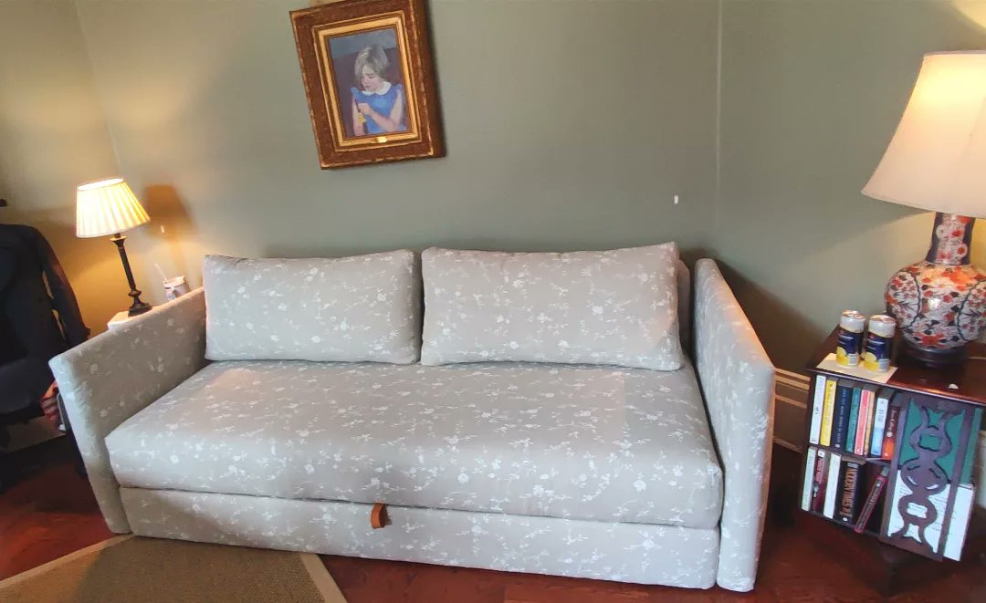 Our client ordered a sofa bed in Heal's sale and let us reupholstered it with the fabric she prefers, it looks really fabulous!!

#sofareupholstery #reupholsteredsofa #reupholsteredfurniture #sofaupholstery #furniturerestoration #furnitureupholstery #upholsteredfurniture
